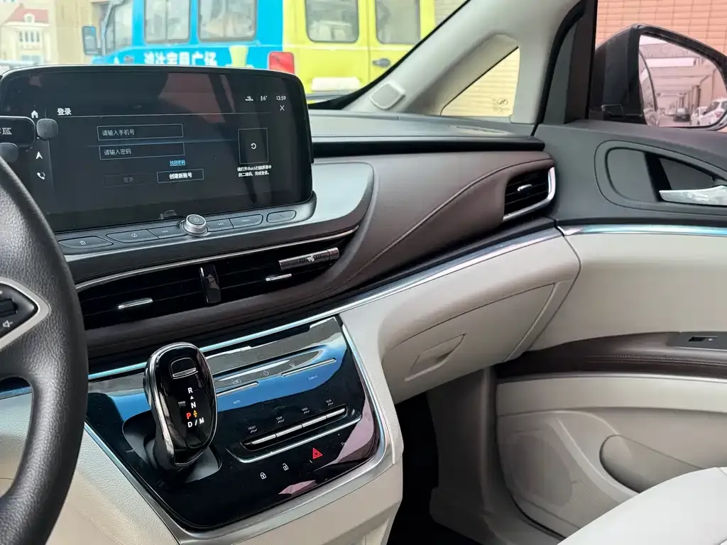 Buick GL8 2023 из CN, фото 9