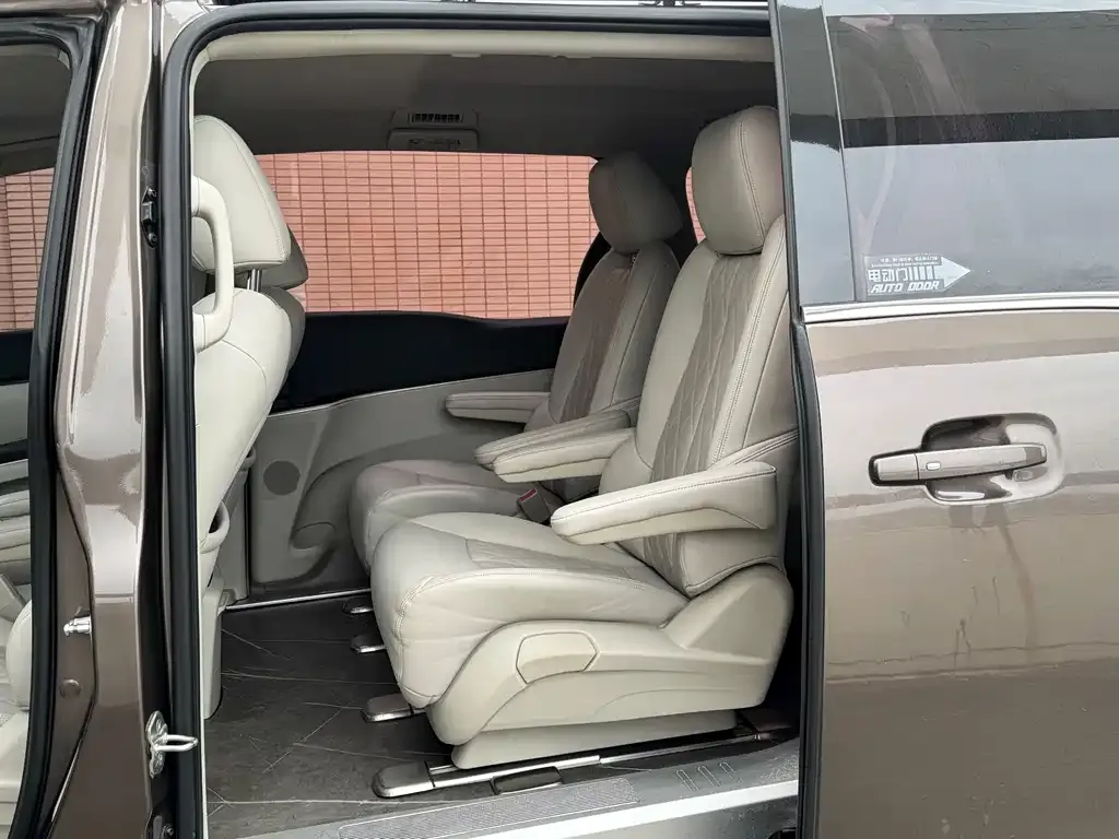 Buick GL8 2023 из CN, фото 7