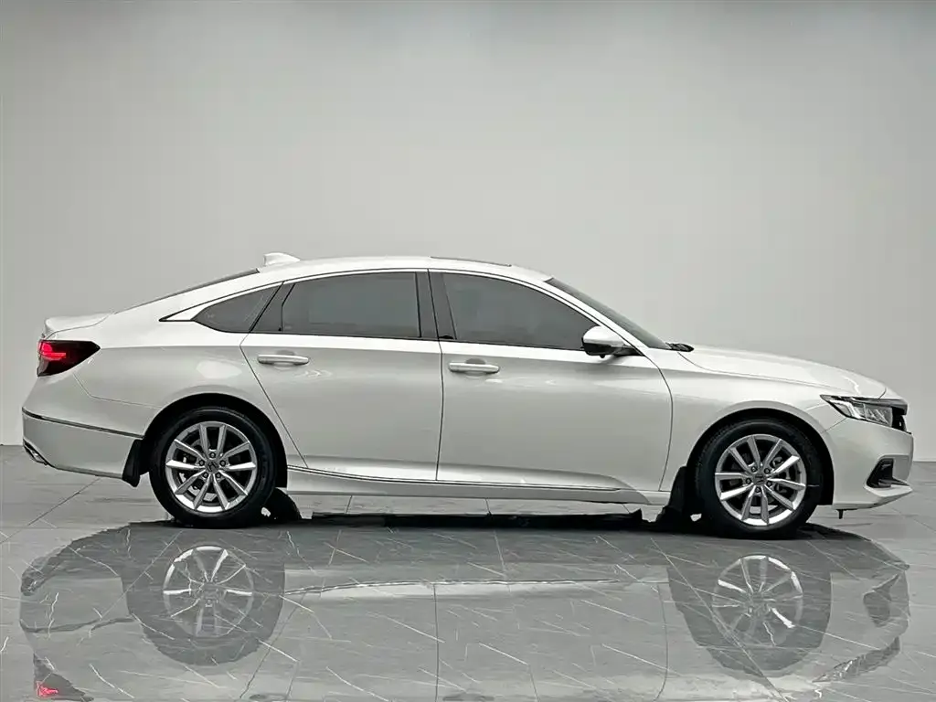 Honda Accord — фото 4