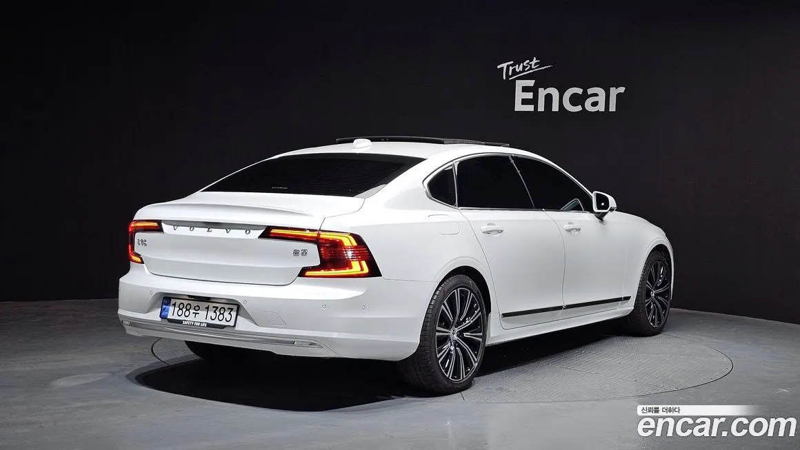 Volvo S90 2024 из KR, фото 5