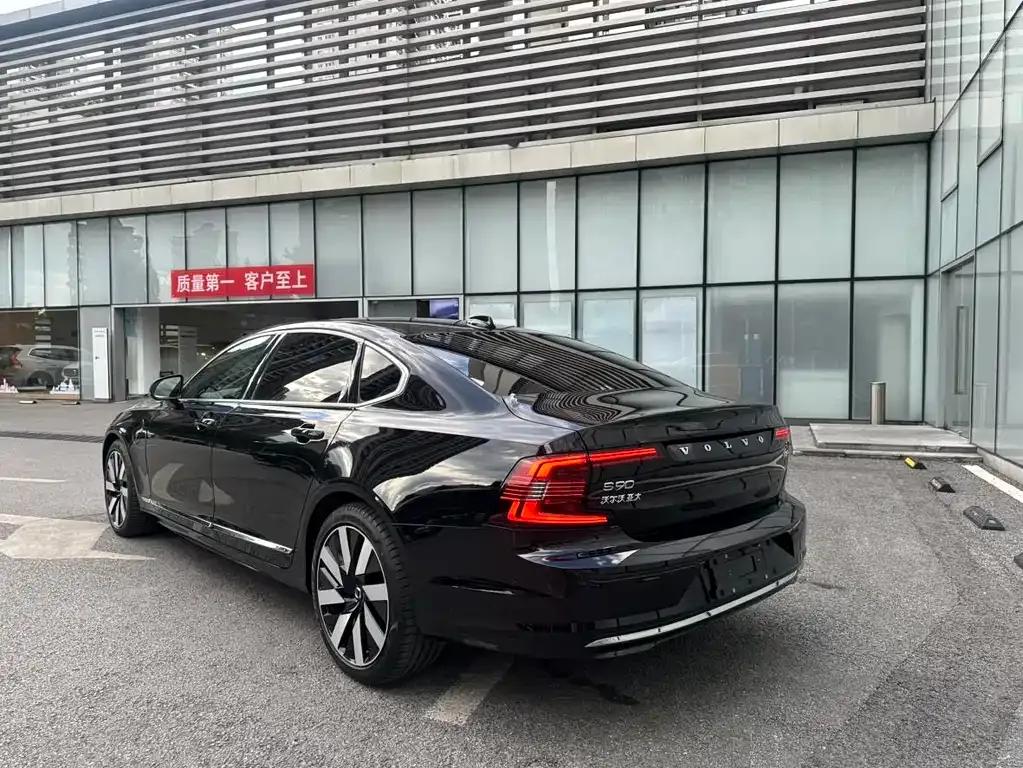 Volvo S90 PHEV — фото 10