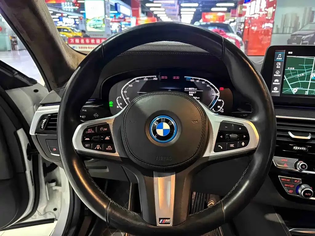 BMW 5 Series New Energy — фото 8
