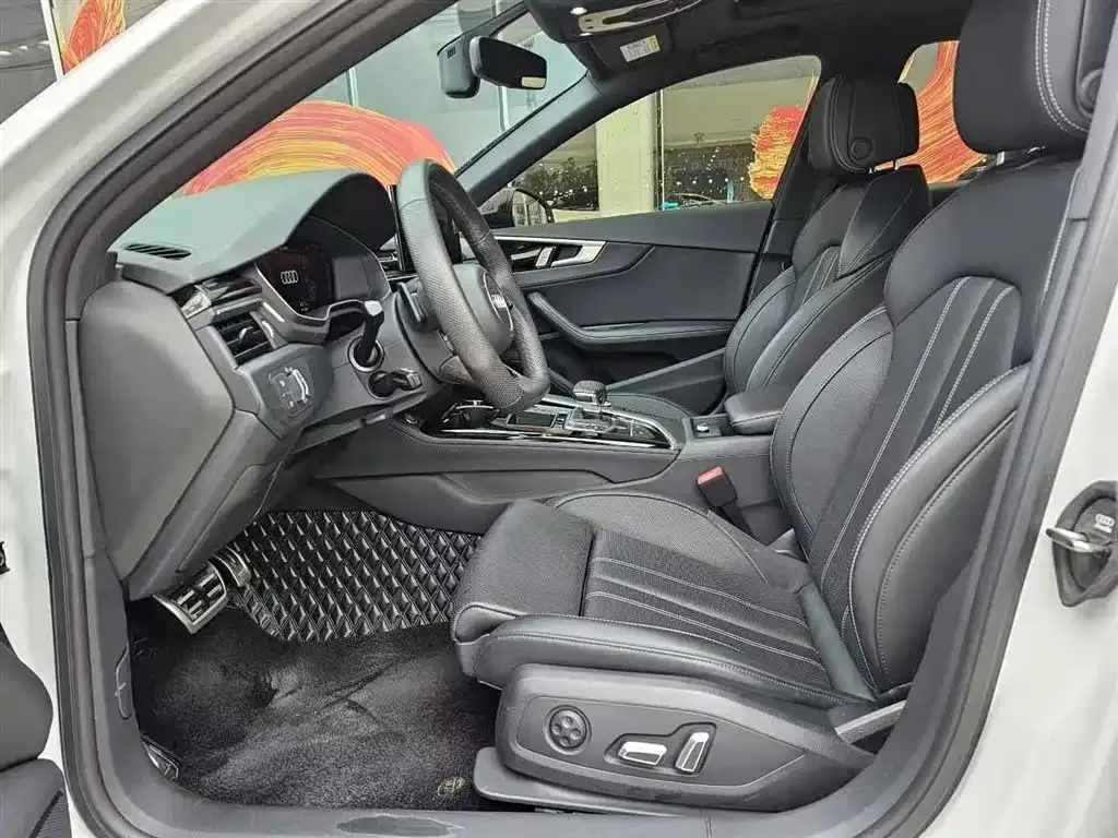 Audi A4L 2024 из CN, фото 4
