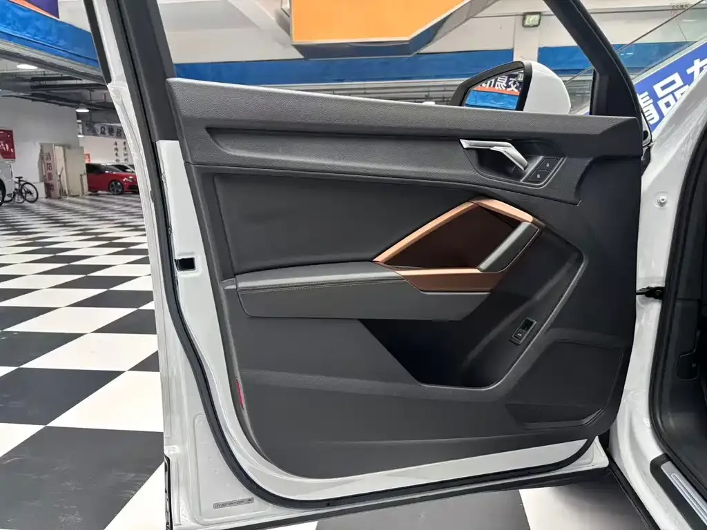 Audi Q3 2022 из CN, фото 7