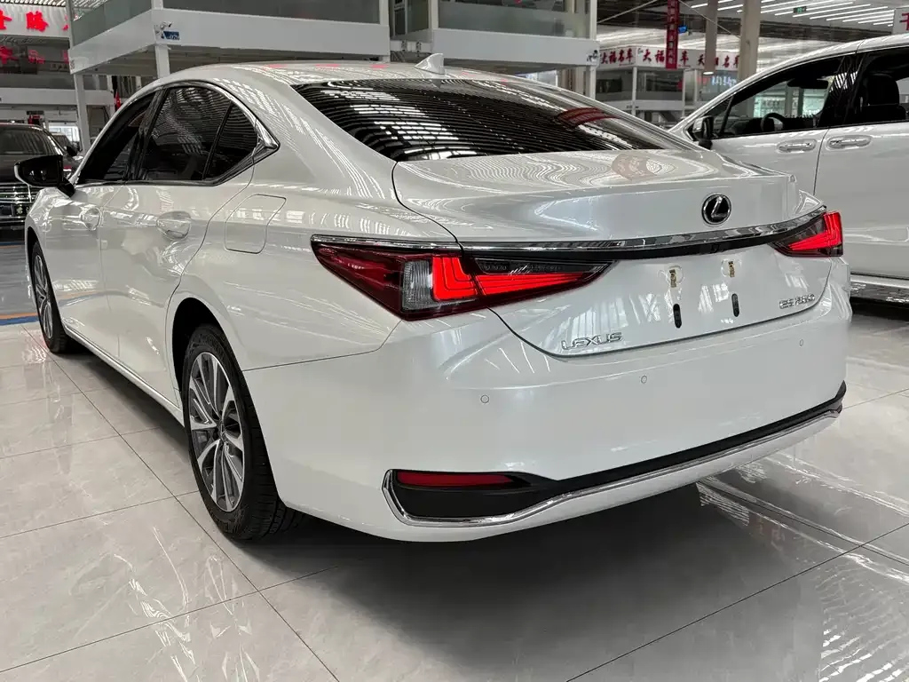 Lexus ES 2023 из CN, фото 6