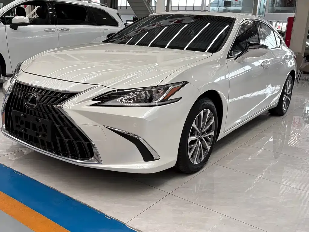 Lexus ES 2023 из CN, фото 10