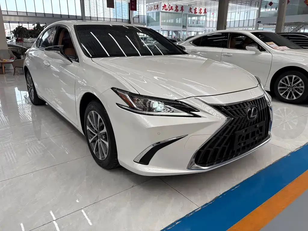 Lexus ES 2023 из CN, фото 8