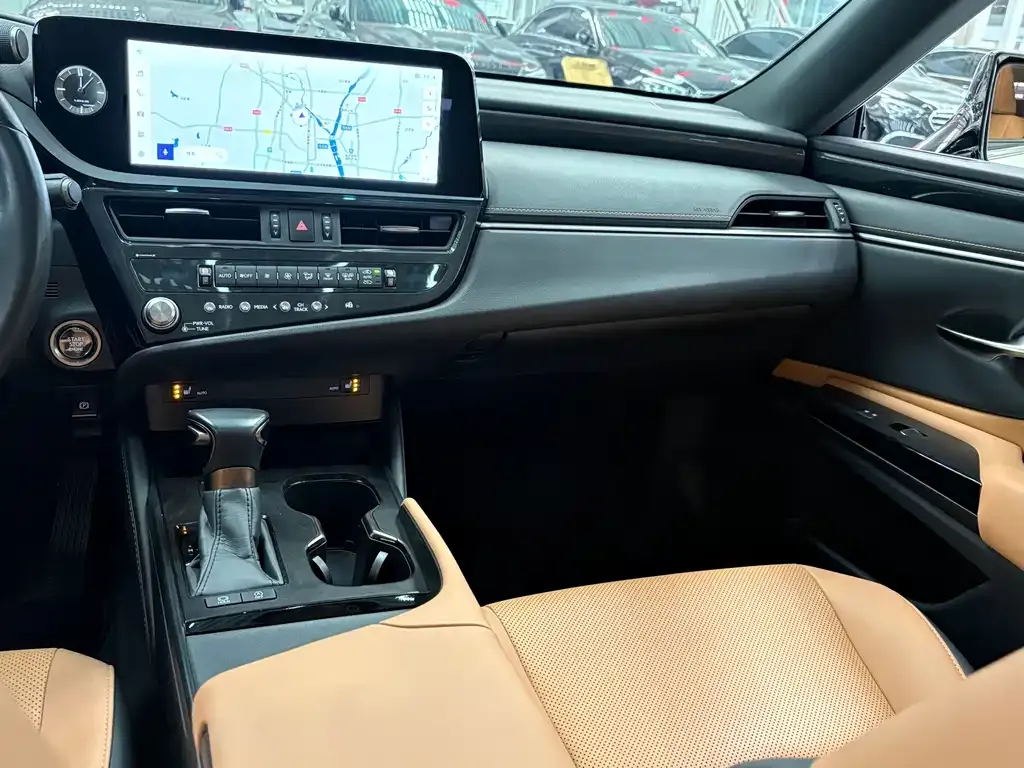 Lexus ES 2023 из CN, фото 5