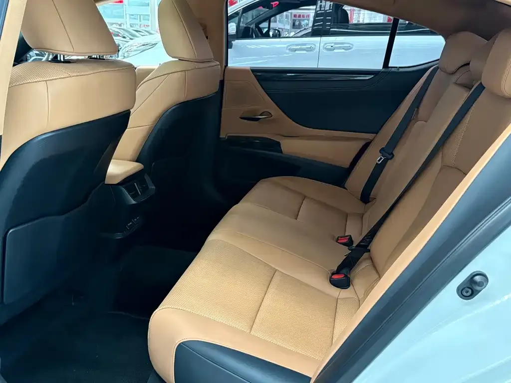 Lexus ES 2023 из CN, фото 3