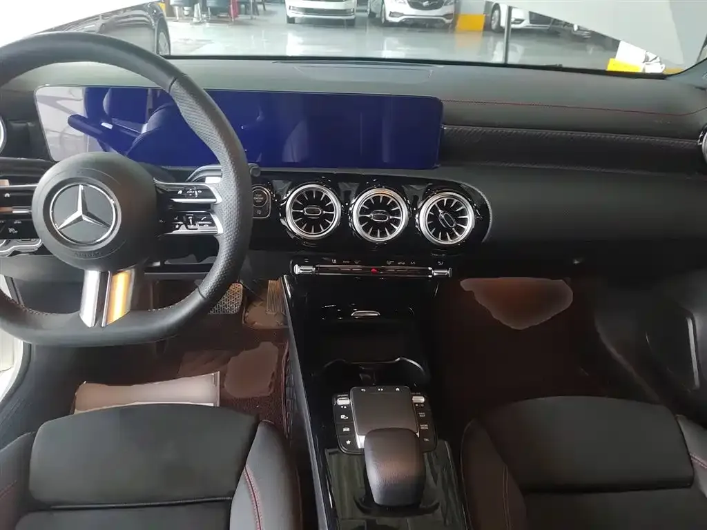 Mercedes-Benz A-Class 2023 из CN, фото 9