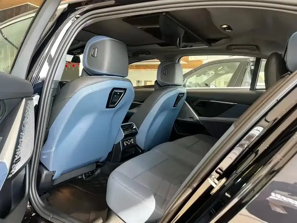 BMW i5 2025 из CN, фото 4