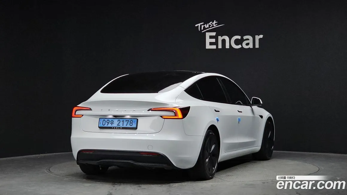 Tesla Model 3 2024 из KR, фото 3
