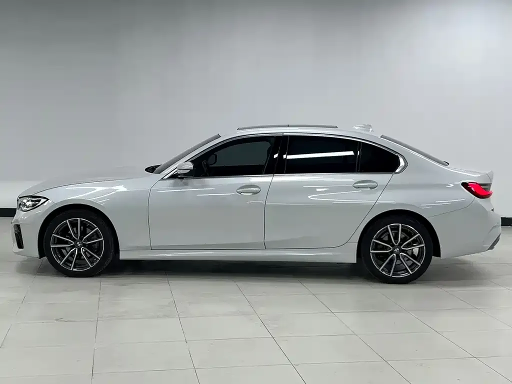 BMW 3 Series 2022 из CN, фото 4