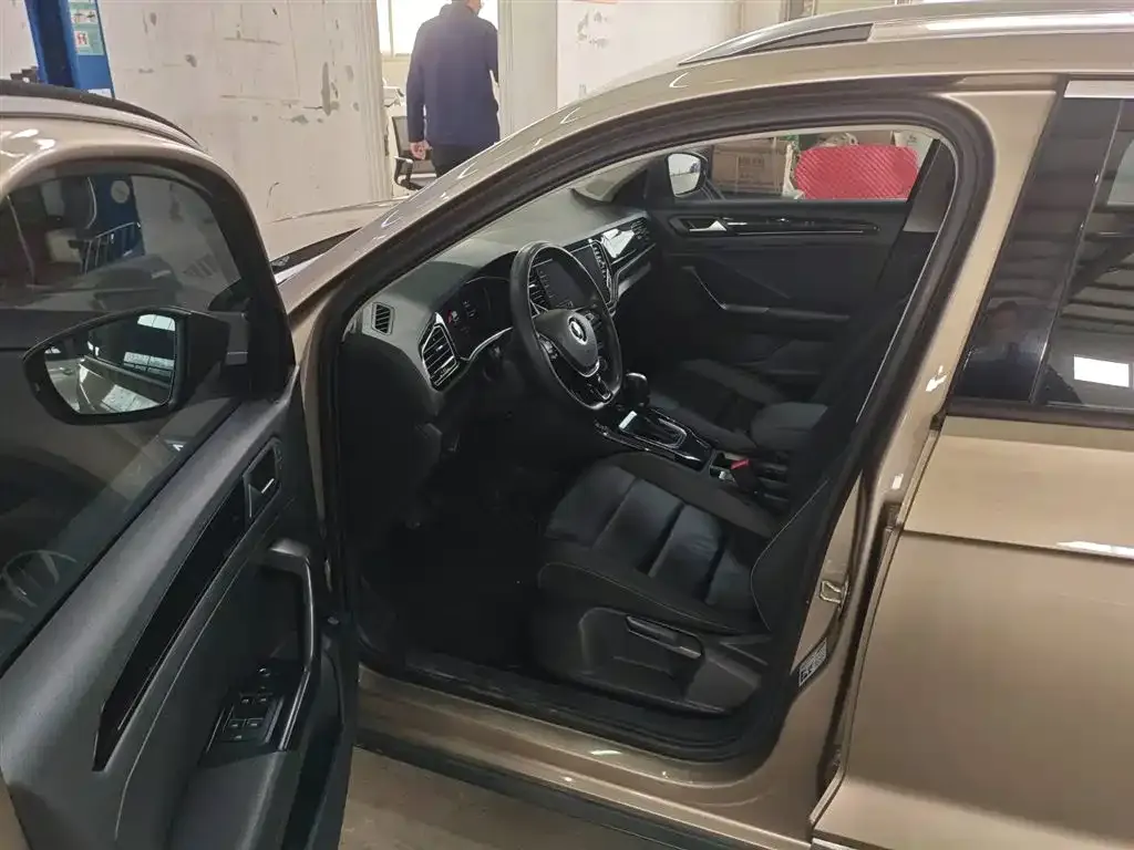 Volkswagen T-Roc 2022 из CN, фото 9
