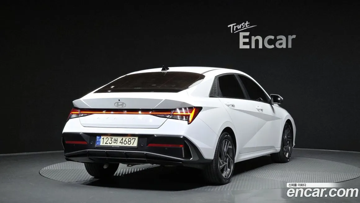 Hyundai AVANTE — фото 3
