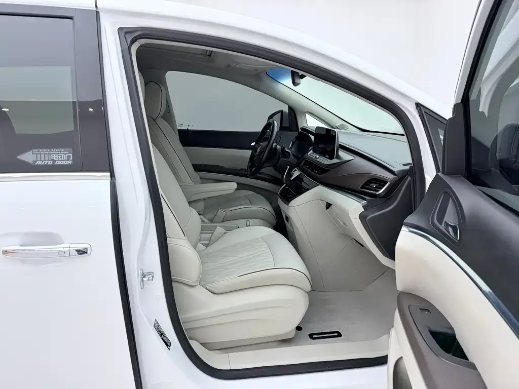 Buick GL8 2022 из CN, фото 4