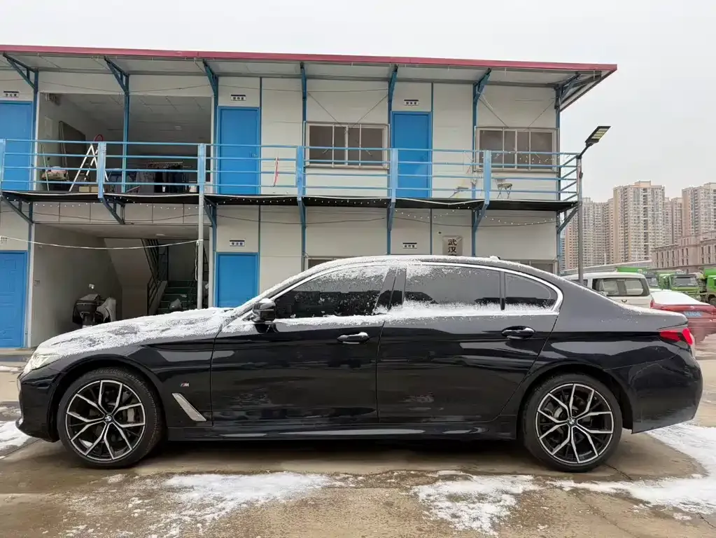 BMW 5 Series 2023 из CN, фото 3