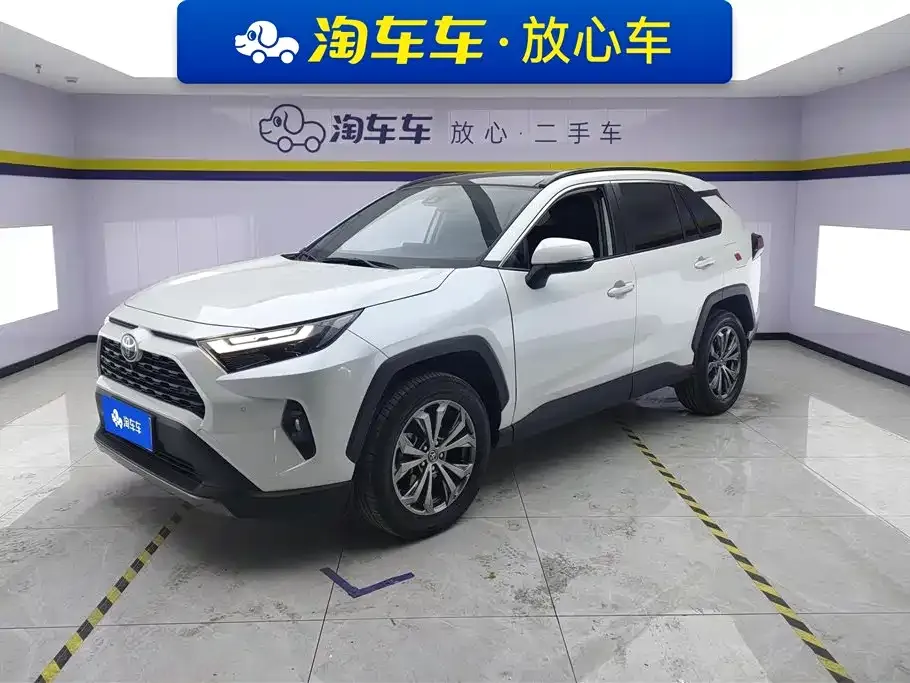 Toyota RAV4 — фото 1