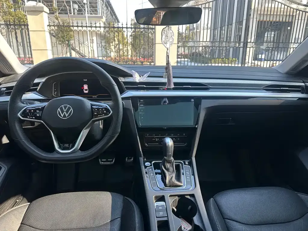 Volkswagen CC 2023 из CN, фото 7