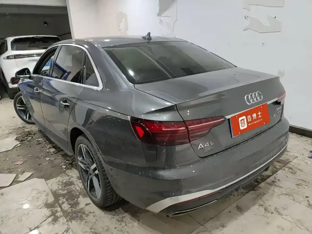 Audi A4L 2022 из CN, фото 6