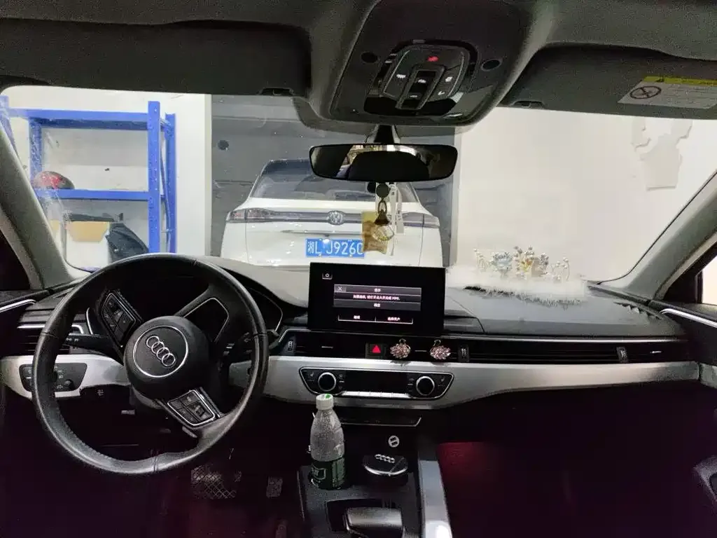 Audi A4L 2022 из CN, фото 3