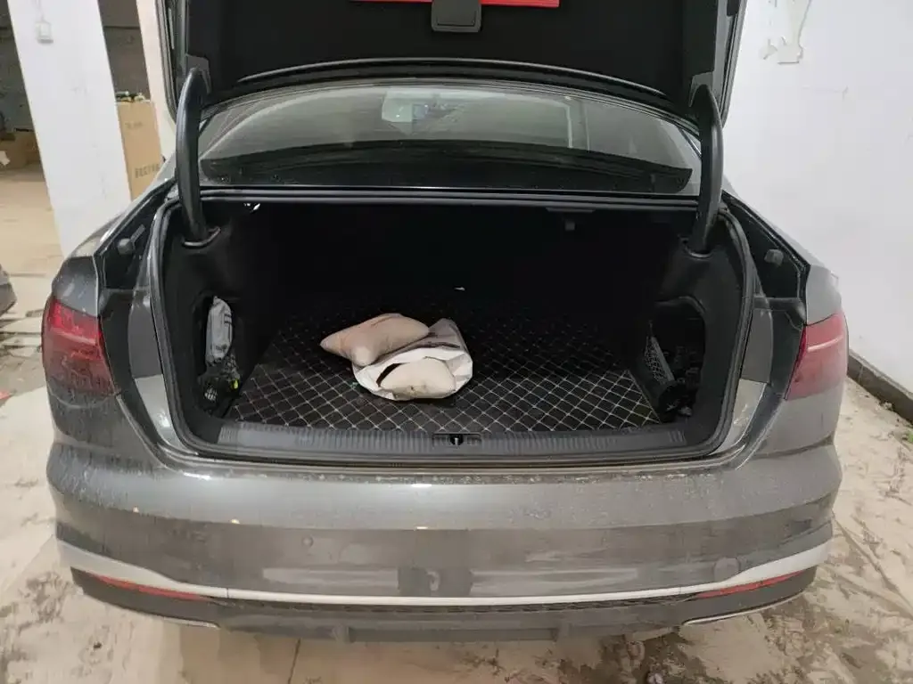 Audi A4L 2022 из CN, фото 5