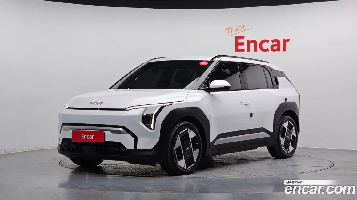 Kia EV3 — фото 1