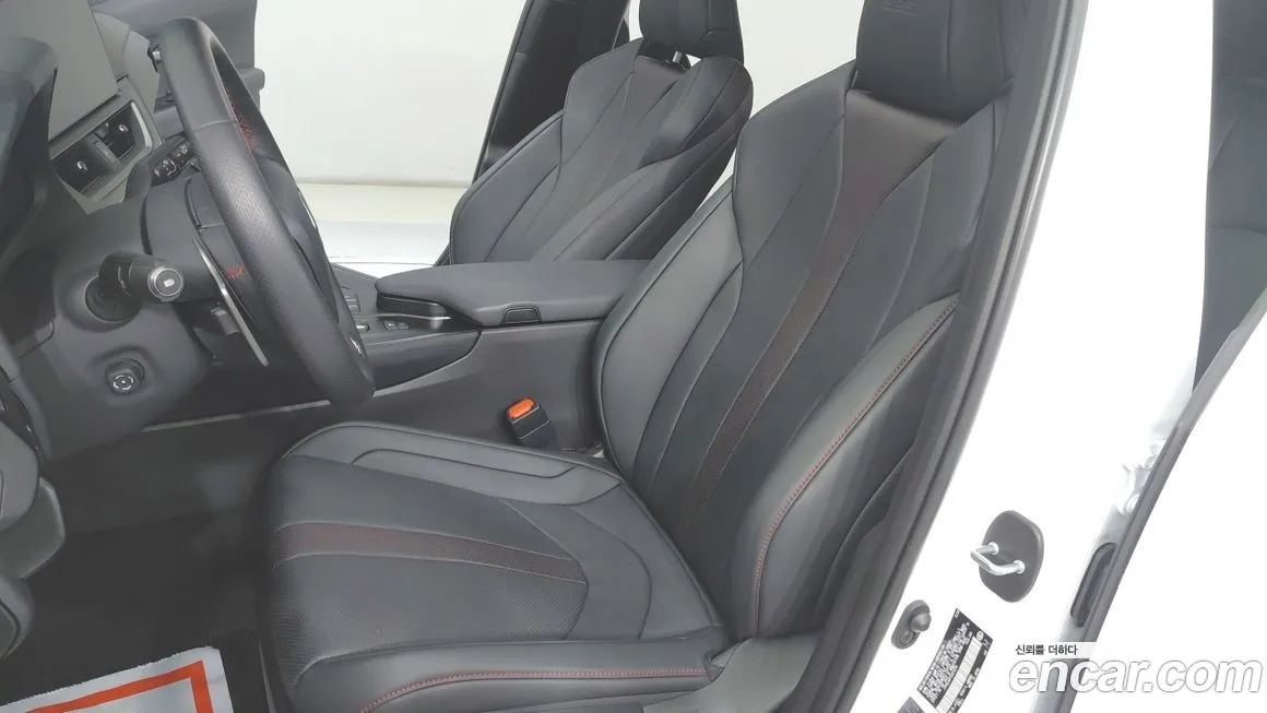 Lexus UX 2025 из KR, фото 3