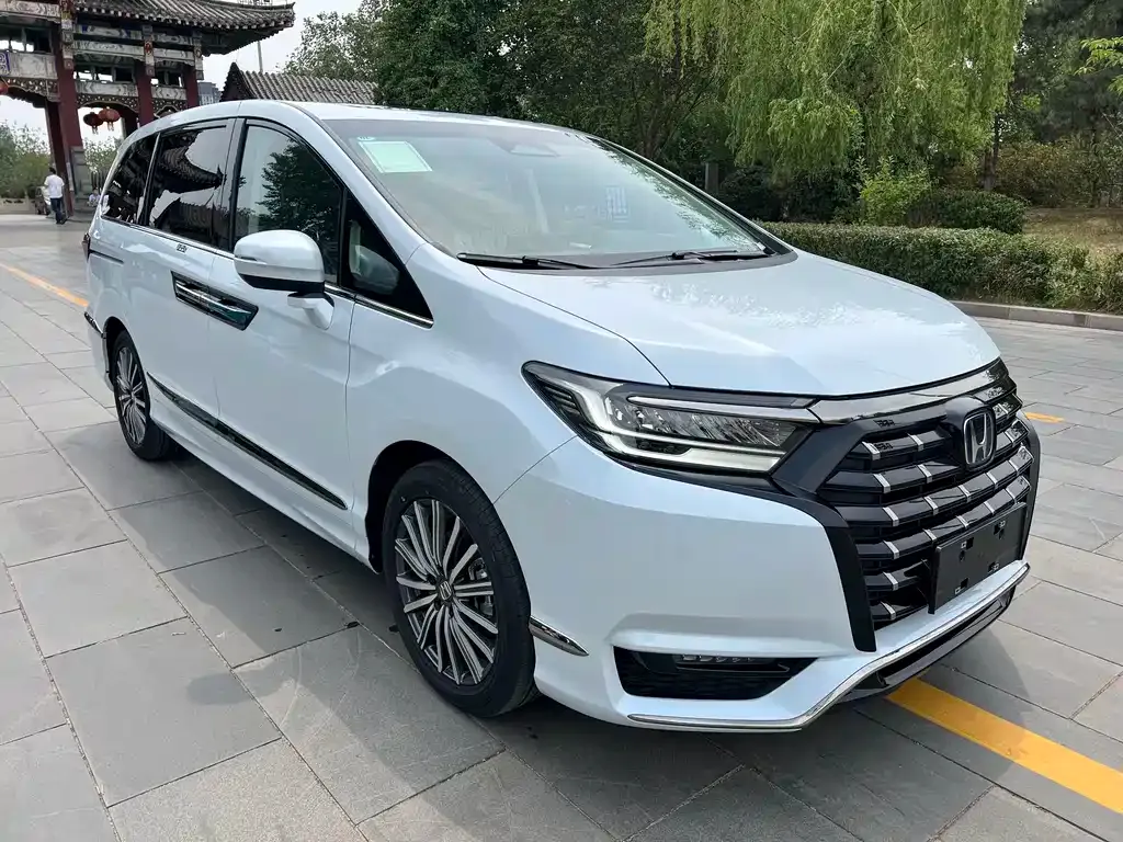 Honda Elysion 2025 из CN, фото 7