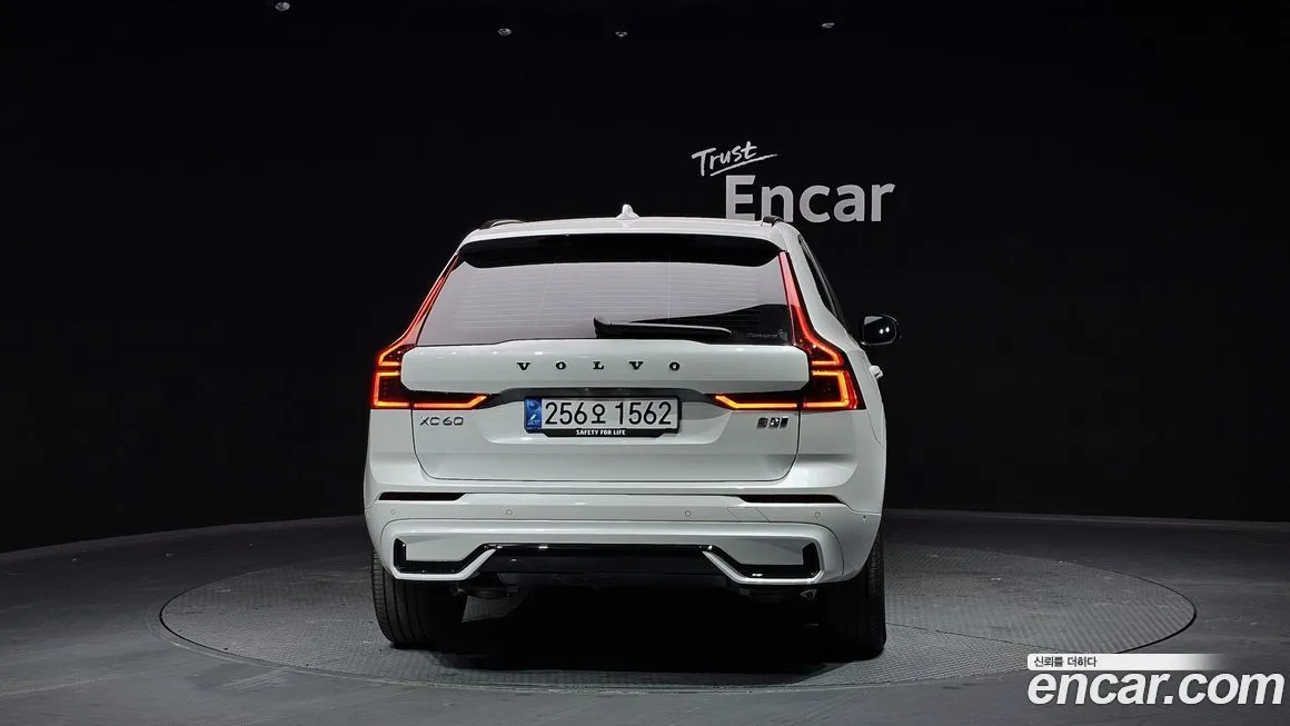 Volvo XC60 2026 из KR, фото 3
