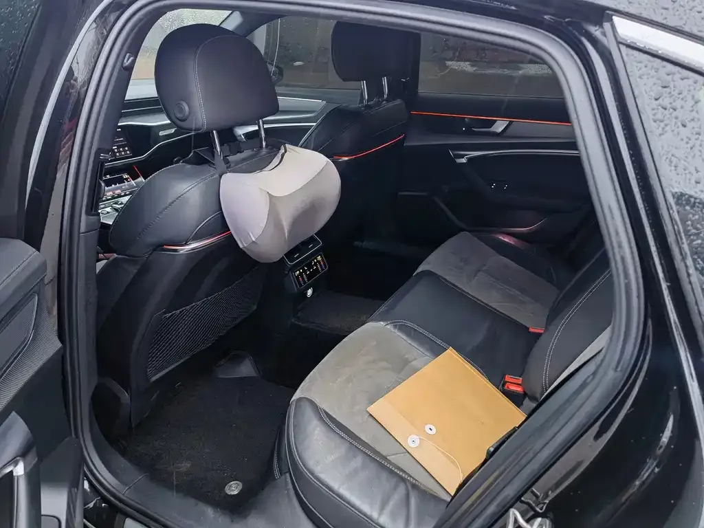 Audi A6L 2021 из CN, фото 8