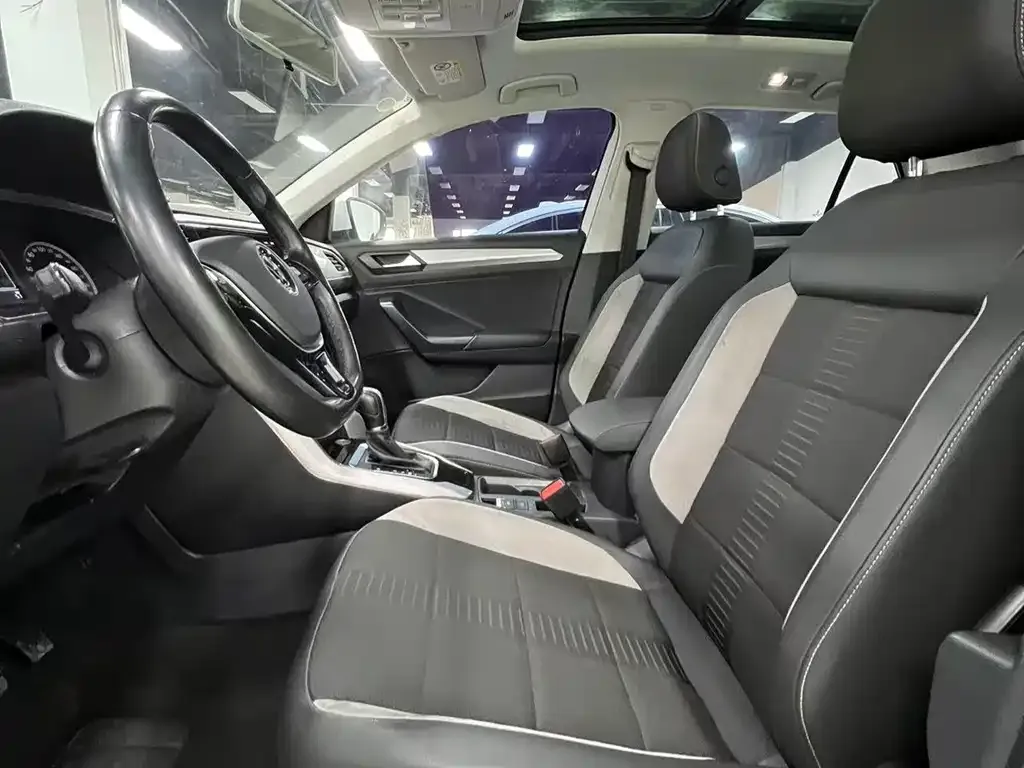 Volkswagen T-Roc 2023 из CN, фото 9
