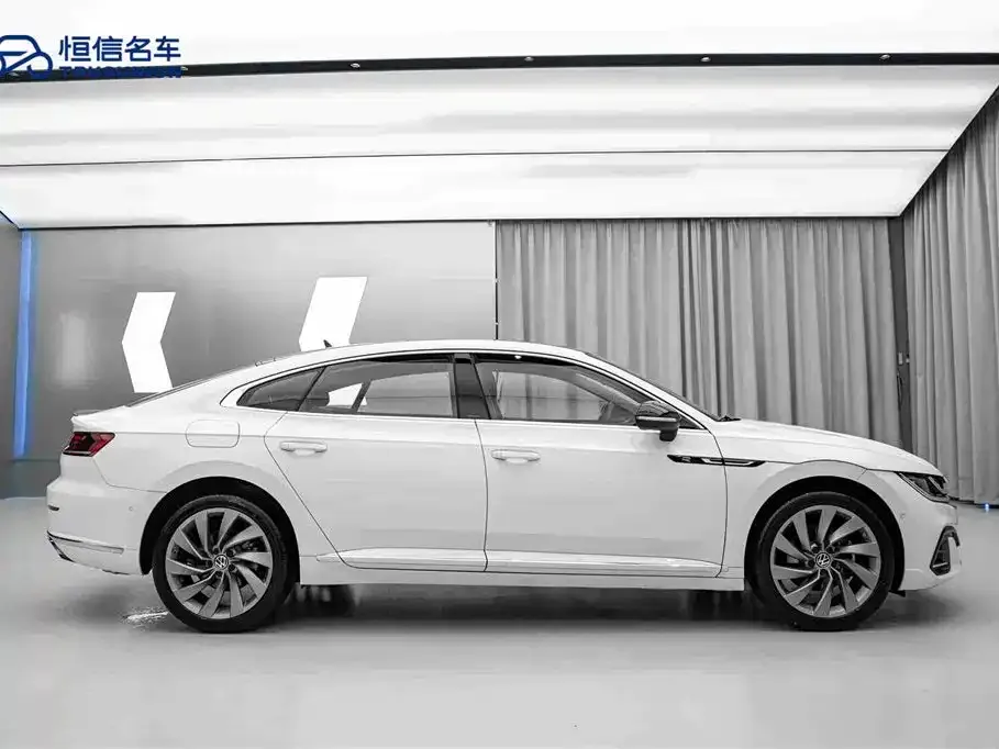 Volkswagen CC 2024 из CN, фото 9