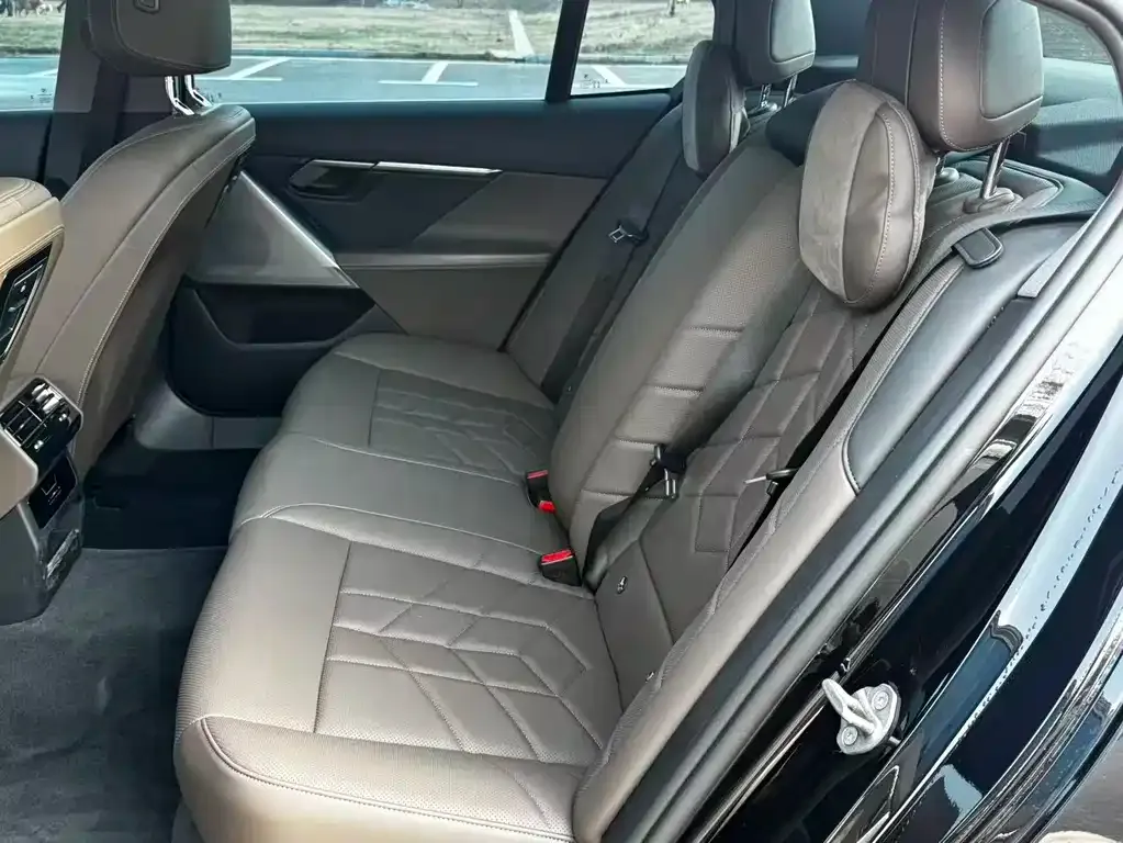 BMW i5 2025 из CN, фото 4