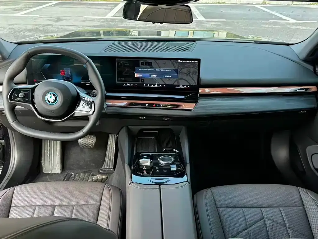 BMW i5 2025 из CN, фото 3