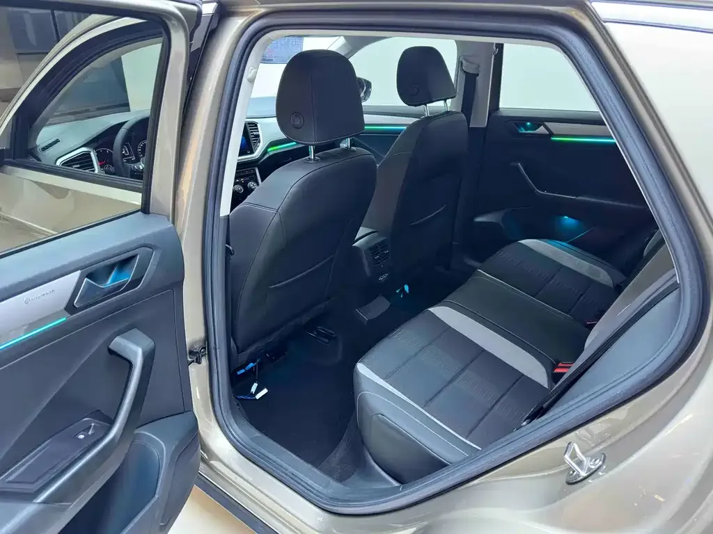 Volkswagen T-Roc 2023 из CN, фото 7