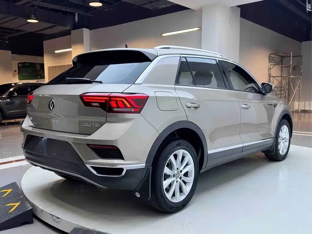 Volkswagen T-Roc 2023 из CN, фото 4