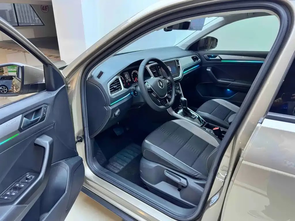 Volkswagen T-Roc 2023 из CN, фото 10