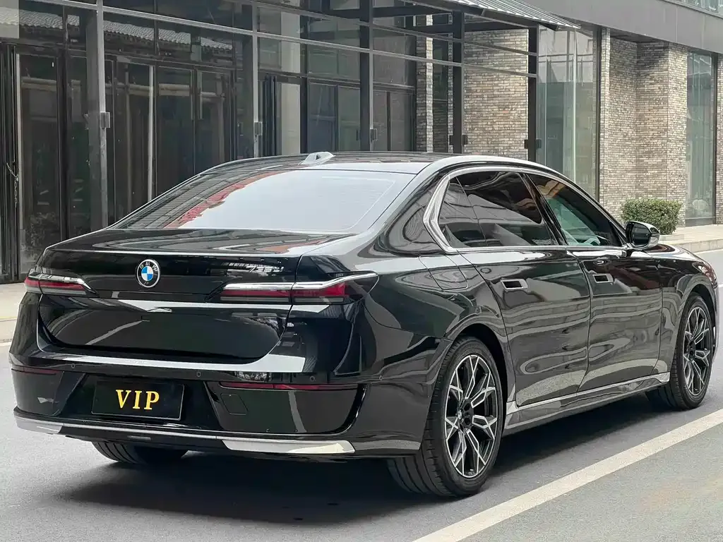 BMW 7 Series 2024 из CN, фото 9