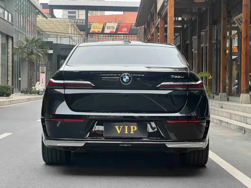 BMW 7 Series 2024 из CN, фото 8