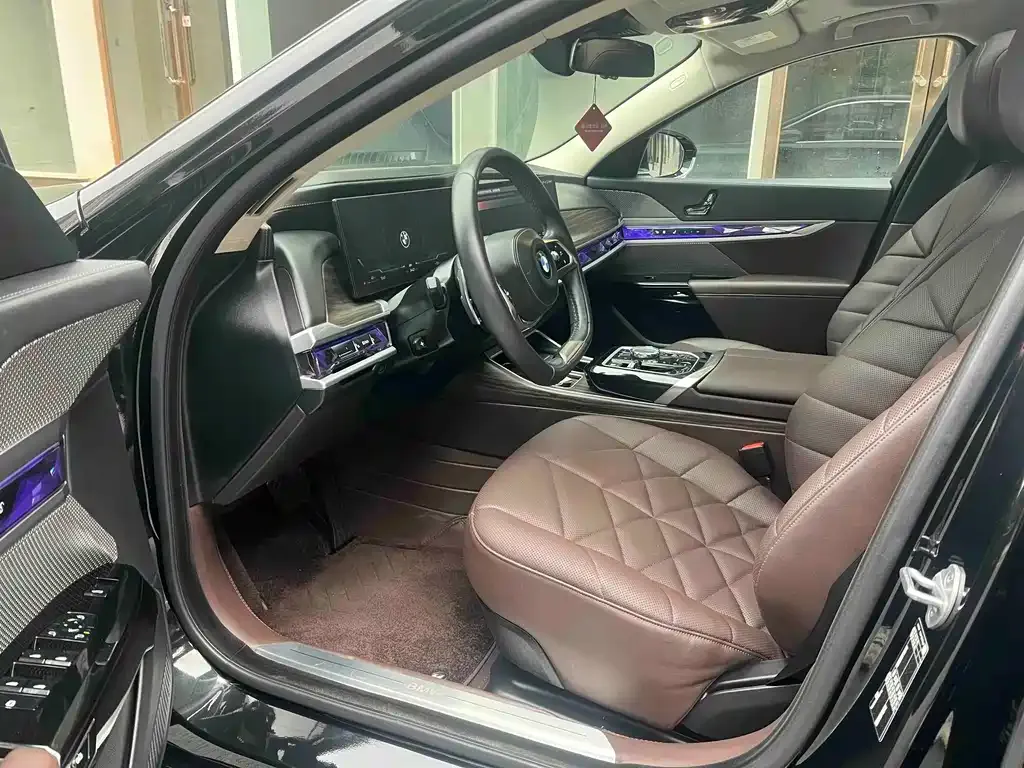 BMW 7 Series 2024 из CN, фото 5