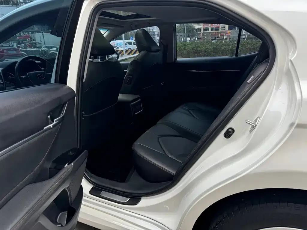 Toyota Camry 2022 из CN, фото 5
