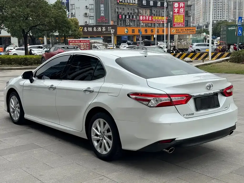 Toyota Camry 2022 из CN, фото 2