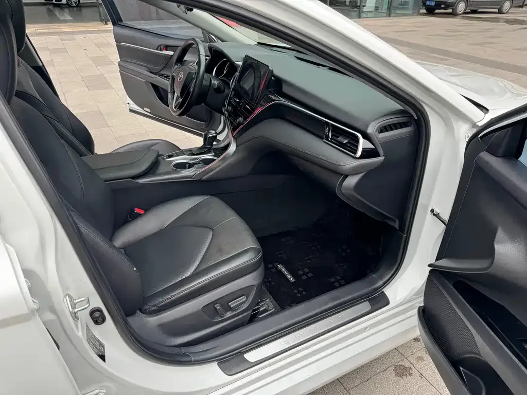 Toyota Camry 2022 из CN, фото 10