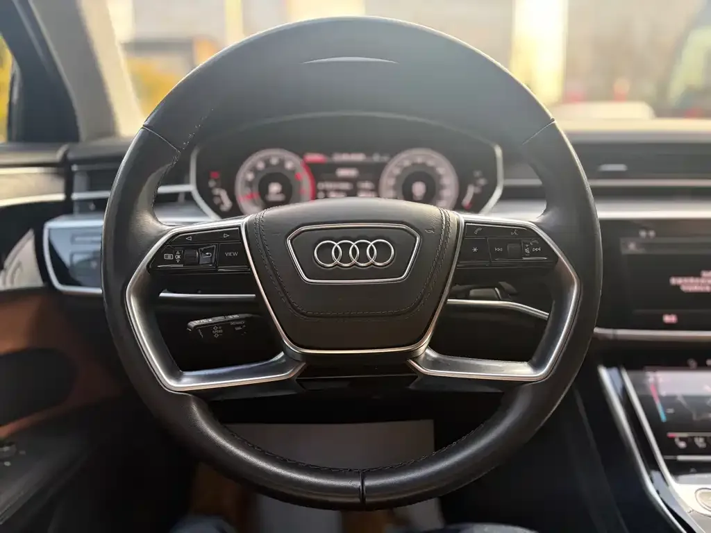 Audi A8 2023 из CN, фото 3