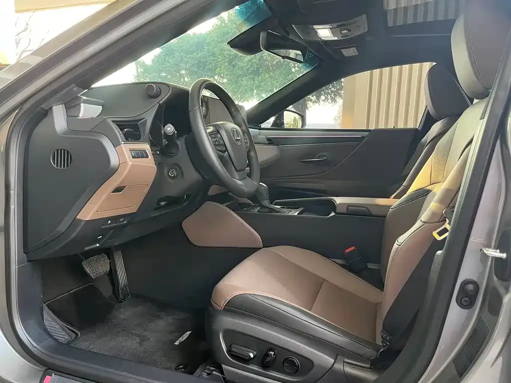 Lexus ES 2025 из CN, фото 8