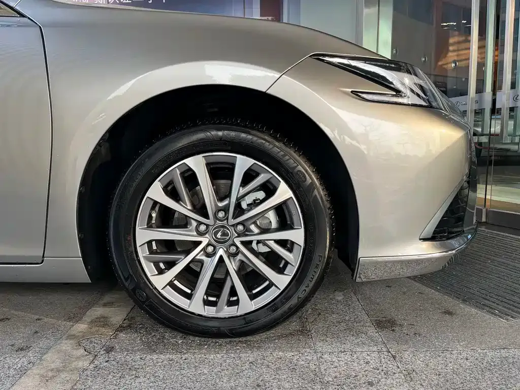 Lexus ES 2025 из CN, фото 5