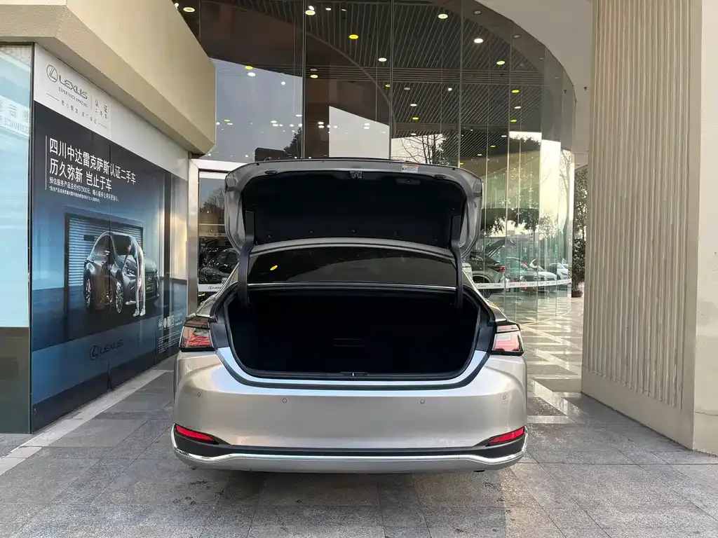 Lexus ES 2025 из CN, фото 6