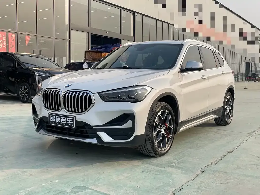 BMW X1 — фото 1
