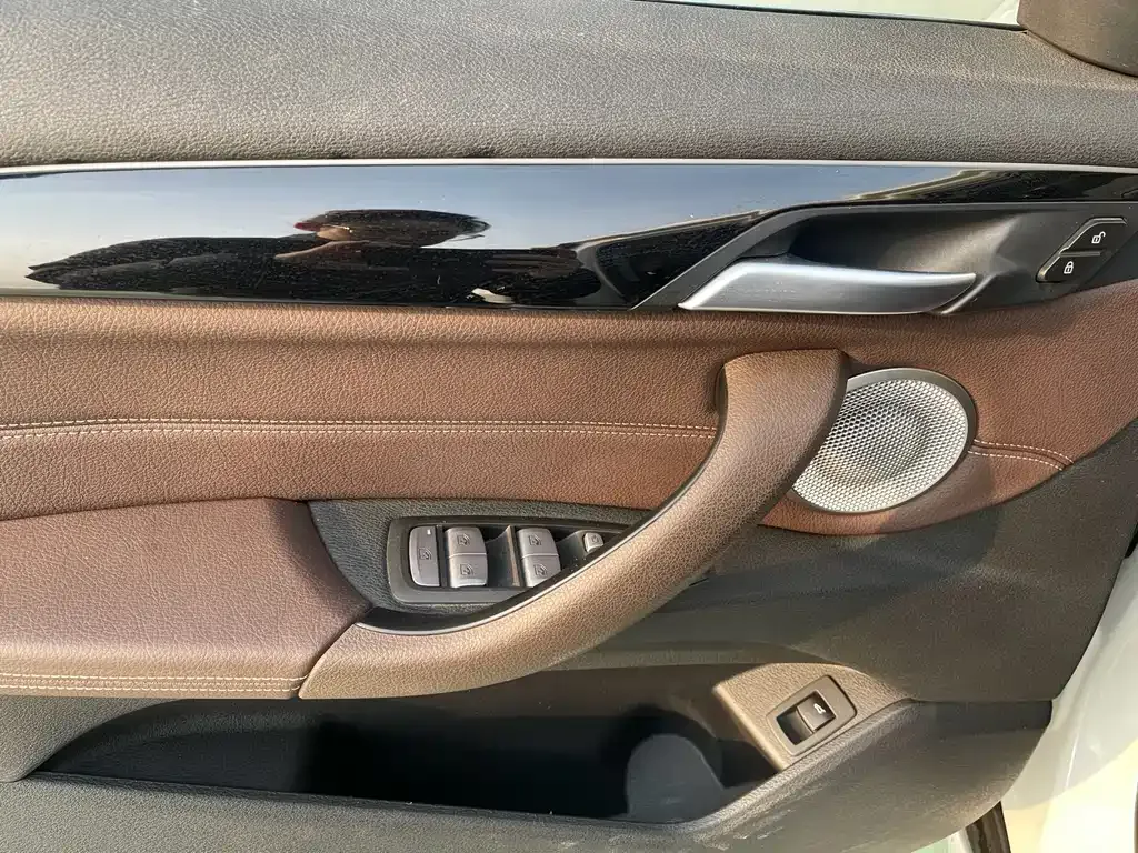 BMW X1 — фото 10